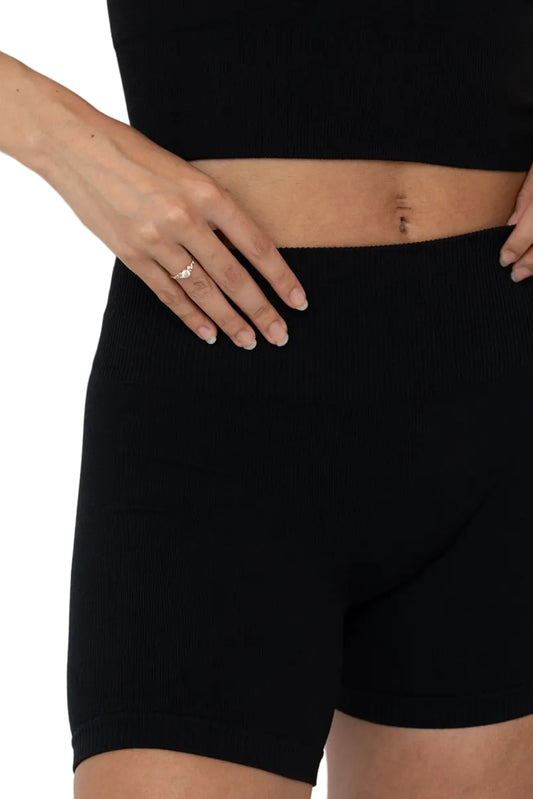 Ripped Essential Short - Schwarz