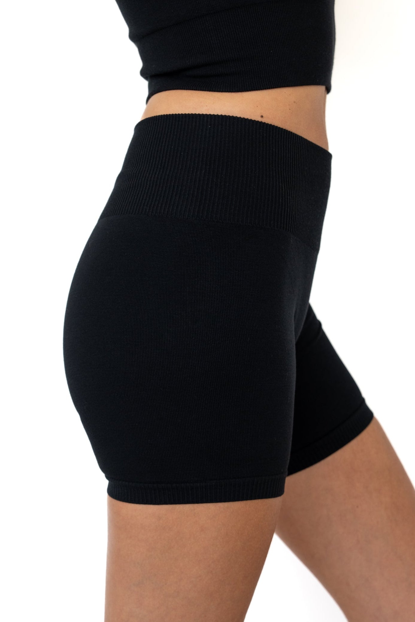 Ripped Essential Short - Schwarz