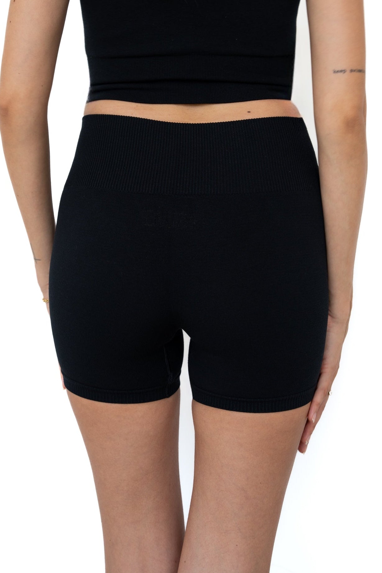 Ripped Essential Short - Schwarz