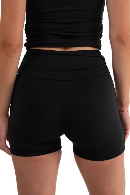 Gathered Essential Shorts ohne Scrunch - Schwarz