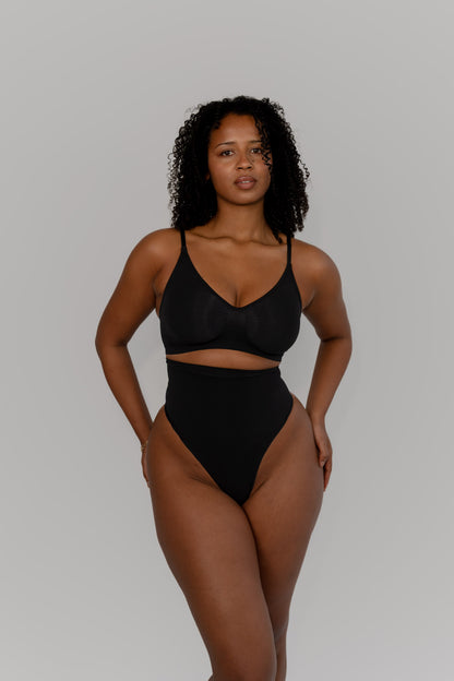 Defined Shape High Waist Tanga - Schwarz