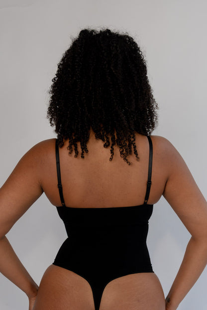 Defined Shape High Waist Tanga - Schwarz